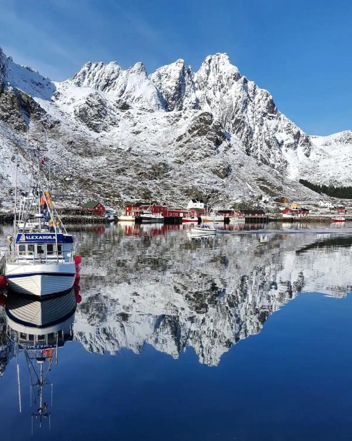 Fish Factory -The Real Lofoten Experience Болстад Екстериор снимка